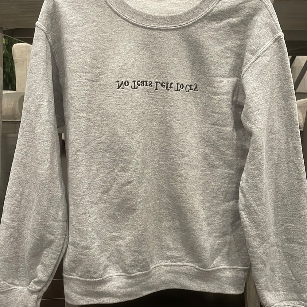 ariana grande sweater